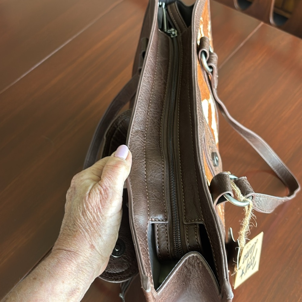 Tony Lama Conceal Carry tote,calf hair,snap:zip close,card slots,shoulder strap - Picture 8 of 15